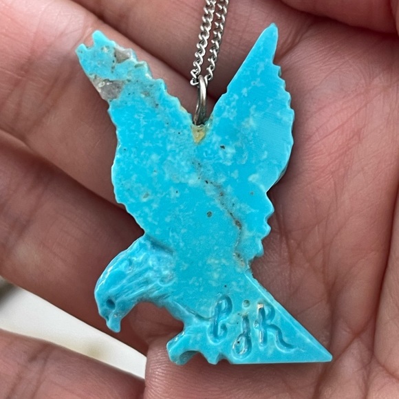 Southwestern signed hand carved turquoise flying eagle pendant and silver chain - Picture 3 of 12